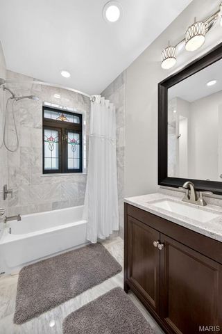 6734 Plainview Avenue, St Louis, MO 63109