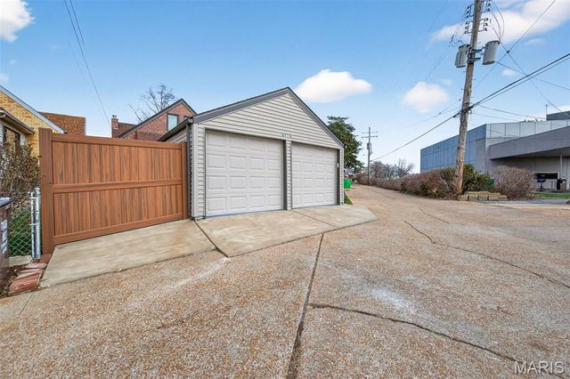 6734 Plainview Avenue, St Louis, MO 63109