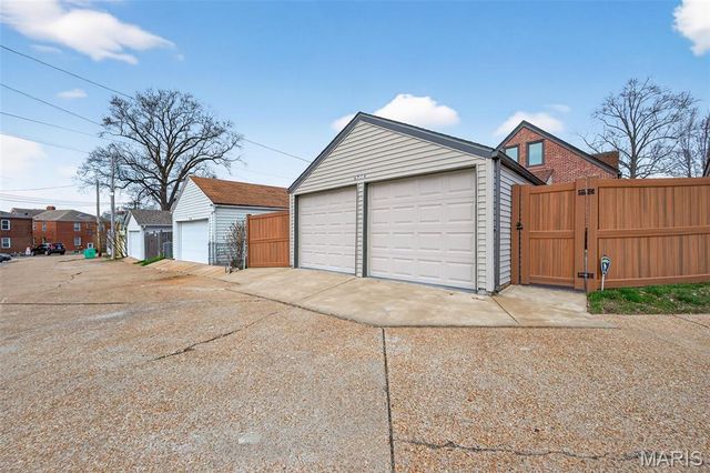 6734 Plainview Avenue, St Louis, MO 63109