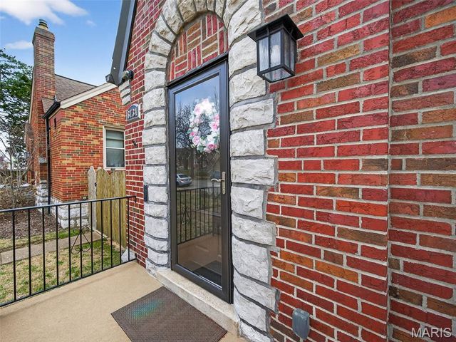 6734 Plainview Avenue, St Louis, MO 63109