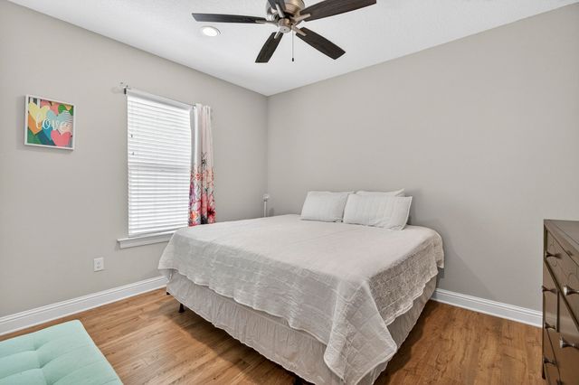 99 Laurel Oaks Drive, Freeport, FL 32439