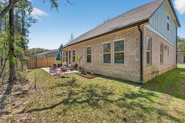 99 Laurel Oaks Drive, Freeport, FL 32439