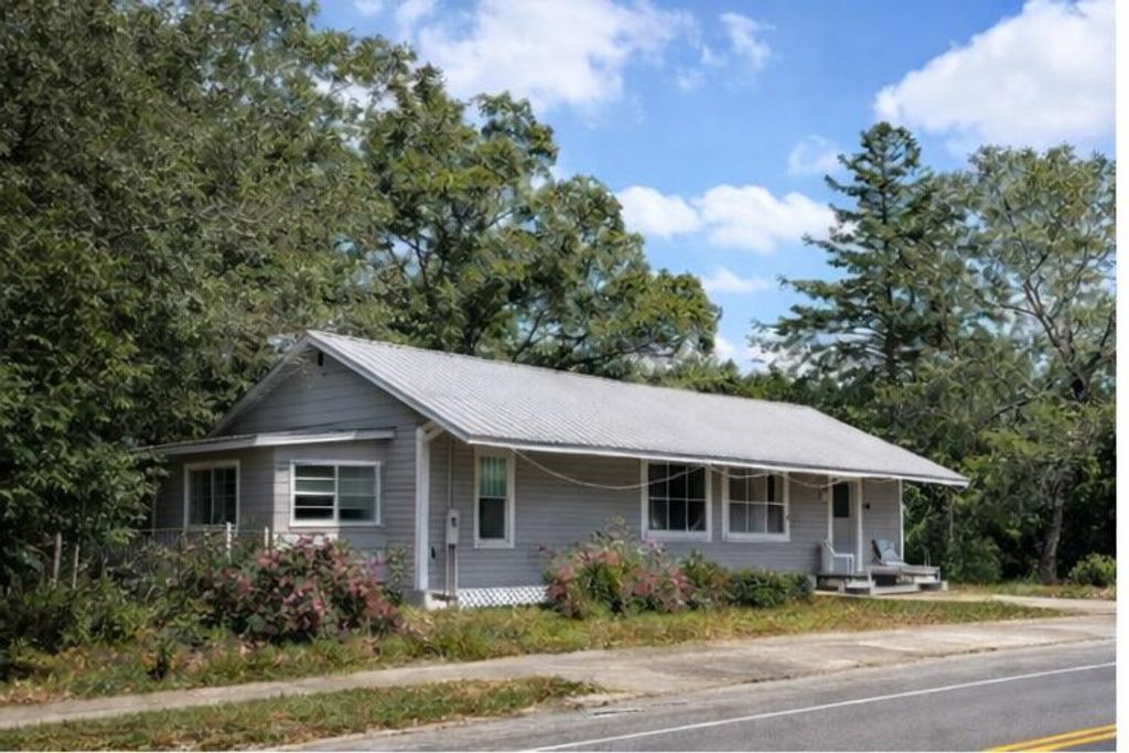 539 Bay Avenue, Defuniak Springs, FL 32435