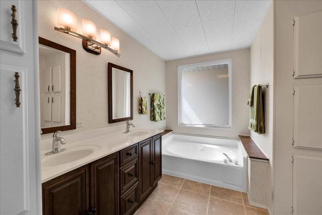 73450 Country Club Drive 18, Palm Desert, CA 92260