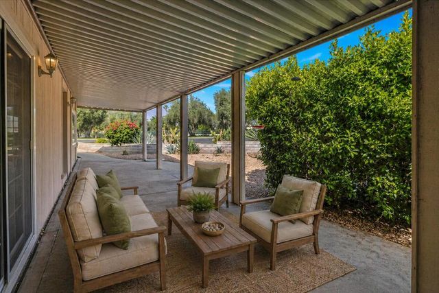 73450 Country Club Drive 18, Palm Desert, CA 92260