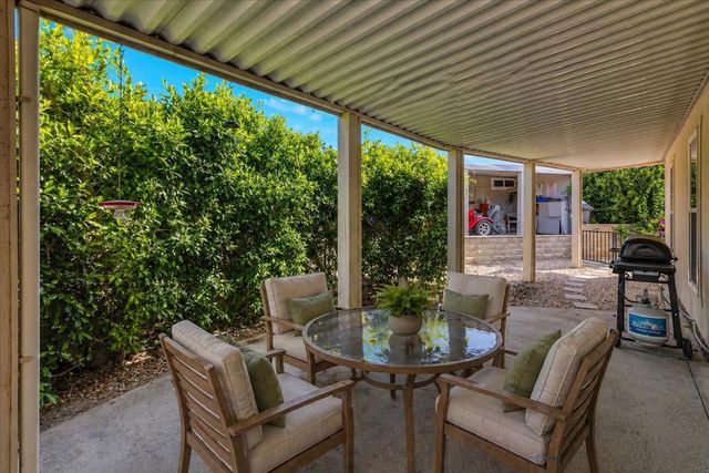73450 Country Club Drive 18, Palm Desert, CA 92260