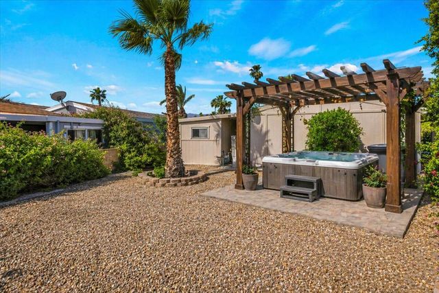 73450 Country Club Drive 18, Palm Desert, CA 92260