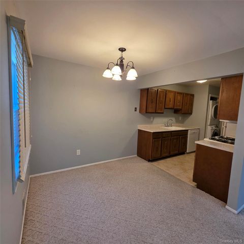 80 New Holland Village, Nanuet, NY 10954