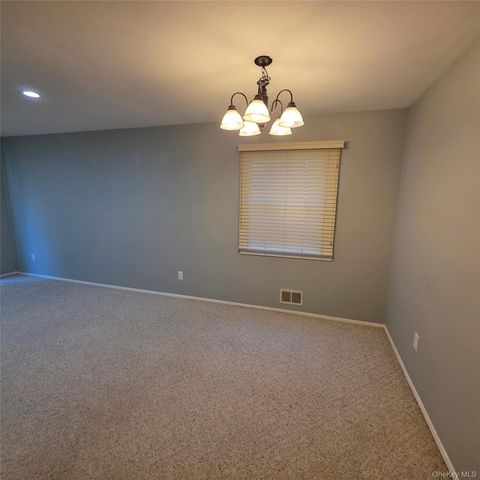 80 New Holland Village, Nanuet, NY 10954