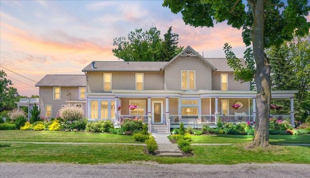 461 Fifth Street, Manistee, MI 49660