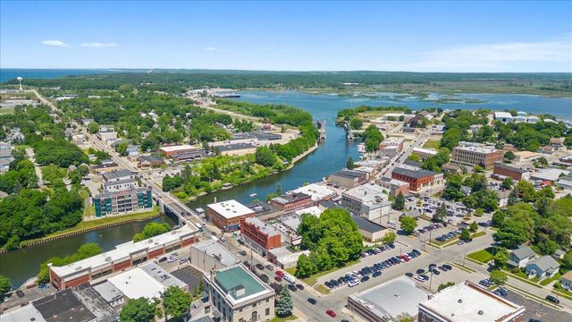 461 Fifth Street, Manistee, MI 49660