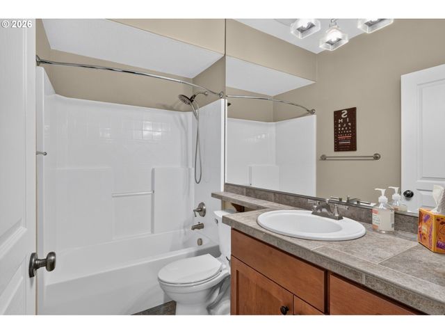 10258 Se BRISTOL Ct, Portland, OR 97086