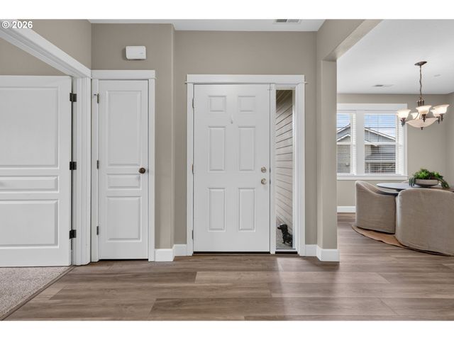 10258 Se BRISTOL Ct, Portland, OR 97086