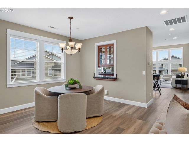 10258 Se BRISTOL Ct, Portland, OR 97086