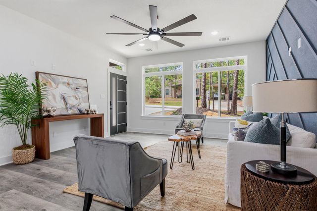 180 Kaanapali LN, Bastrop, TX 78602