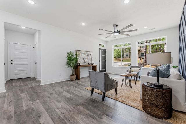 180 Kaanapali LN, Bastrop, TX 78602
