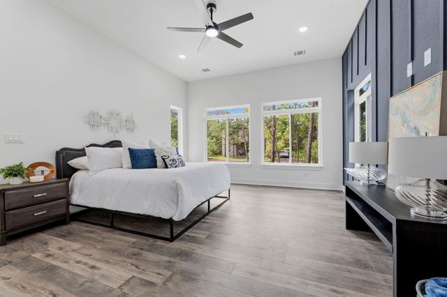 180 Kaanapali LN, Bastrop, TX 78602