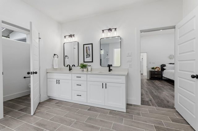 180 Kaanapali LN, Bastrop, TX 78602