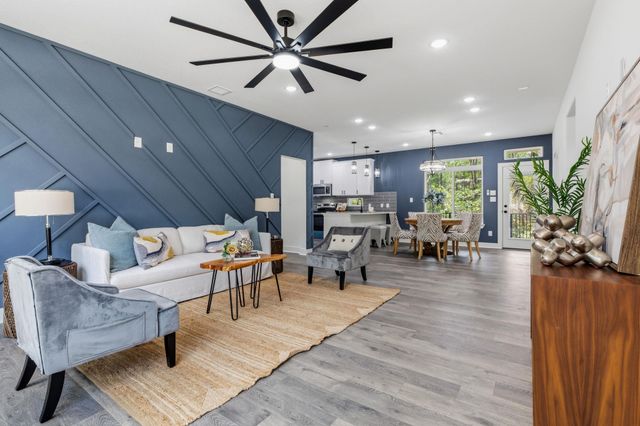 180 Kaanapali LN, Bastrop, TX 78602