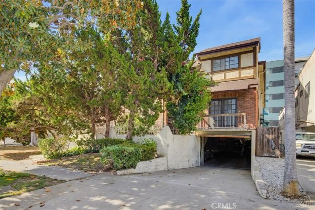 3647 Keystone Avenue 2, Los Angeles, CA 90034