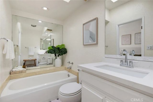 3647 Keystone Avenue 2, Los Angeles, CA 90034