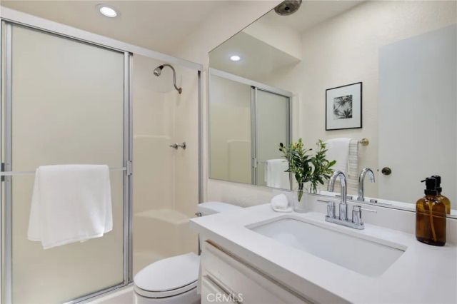 3647 Keystone Avenue 2, Los Angeles, CA 90034