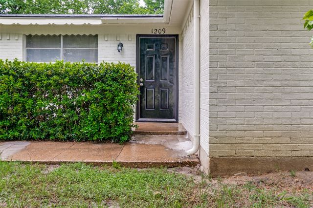 1209 Edgemont Drive, Mesquite, TX 75149