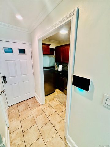 10 Westview Avenue D, White Plains, NY 10603