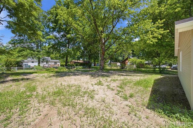 421 E Schuetz Street, Lebanon, IL 62254