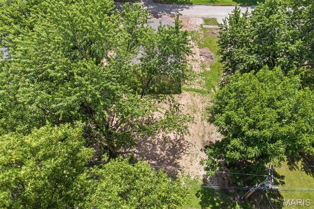 421 E Schuetz Street, Lebanon, IL 62254