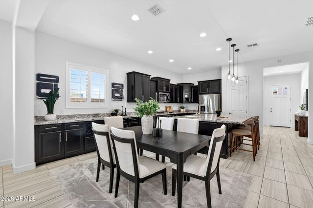 286 E DOGWOOD Drive, Chandler, AZ 85286