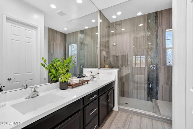 286 E DOGWOOD Drive, Chandler, AZ 85286