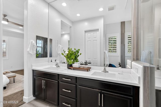 286 E DOGWOOD Drive, Chandler, AZ 85286