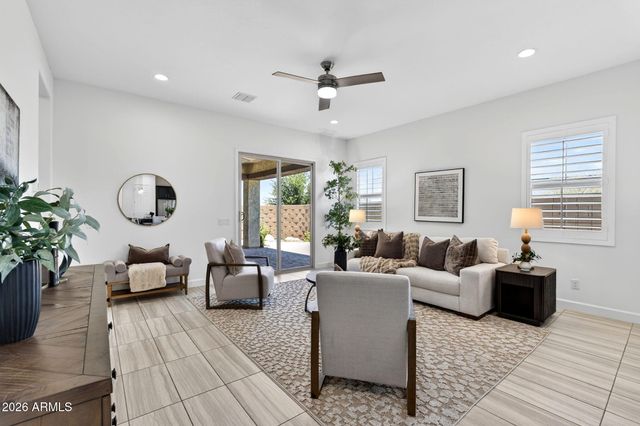 286 E DOGWOOD Drive, Chandler, AZ 85286