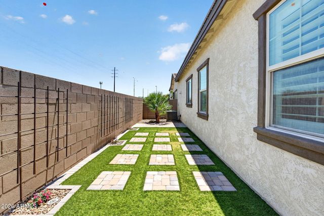 286 E DOGWOOD Drive, Chandler, AZ 85286