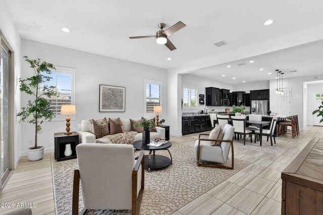286 E DOGWOOD Drive, Chandler, AZ 85286
