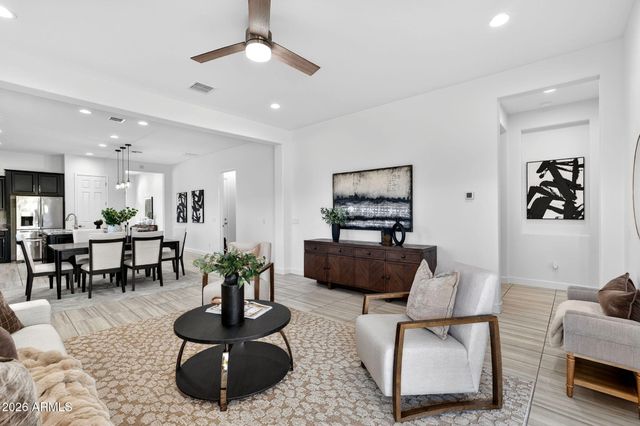 286 E DOGWOOD Drive, Chandler, AZ 85286