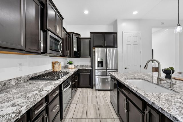 286 E DOGWOOD Drive, Chandler, AZ 85286