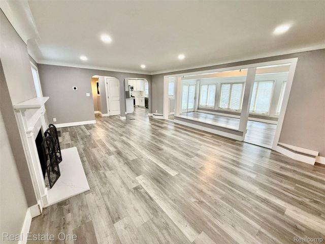41901 WOODBROOK Drive, Canton Charter Township, MI 48188