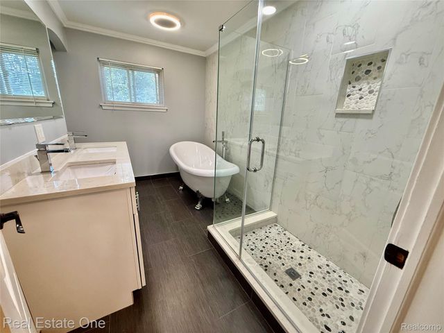 41901 WOODBROOK Drive, Canton Charter Township, MI 48188
