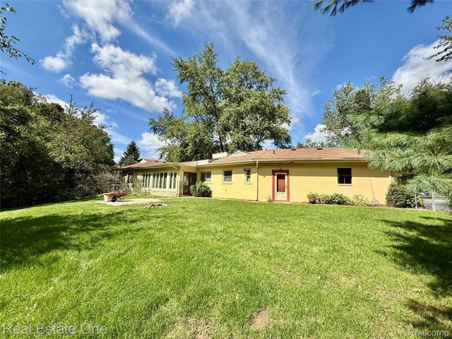 41901 WOODBROOK Drive, Canton Charter Township, MI 48188