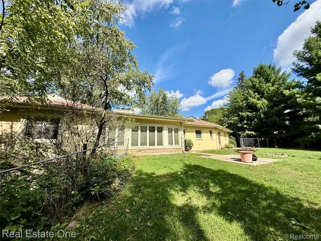 41901 WOODBROOK Drive, Canton Charter Township, MI 48188