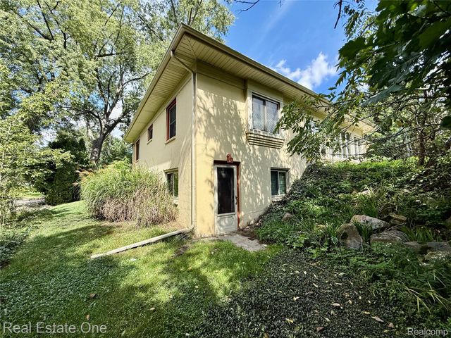 41901 WOODBROOK Drive, Canton Charter Township, MI 48188