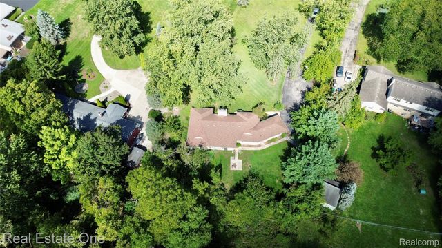 41901 WOODBROOK Drive, Canton Charter Township, MI 48188