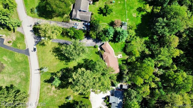 41901 WOODBROOK Drive, Canton Charter Township, MI 48188