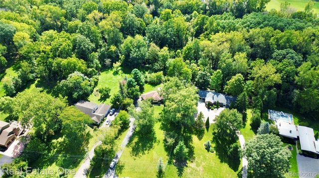 41901 WOODBROOK Drive, Canton Charter Township, MI 48188