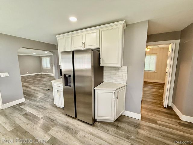 41901 WOODBROOK Drive, Canton Charter Township, MI 48188