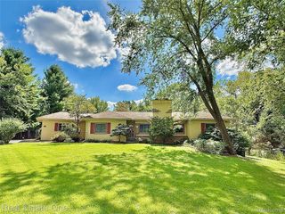 41901 WOODBROOK Drive, Canton Charter Township, MI 48188