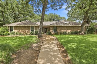 5 Windy Knoll Court, Grapevine, TX 76051