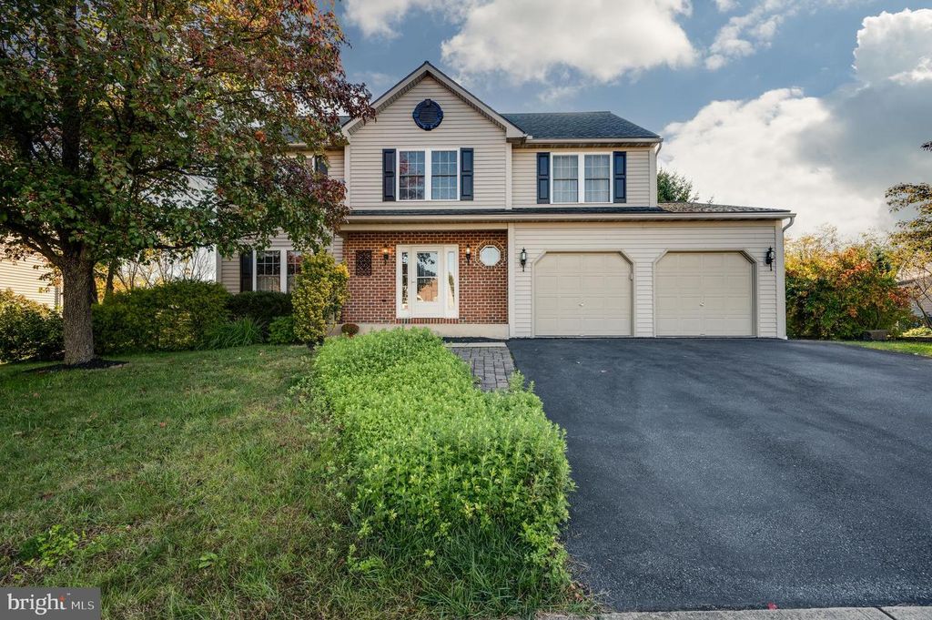 1215 FOX RD, Leesport, PA 19533